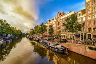Vännäs till Amsterdam - Billiga tåg, flyg | Vivanoda